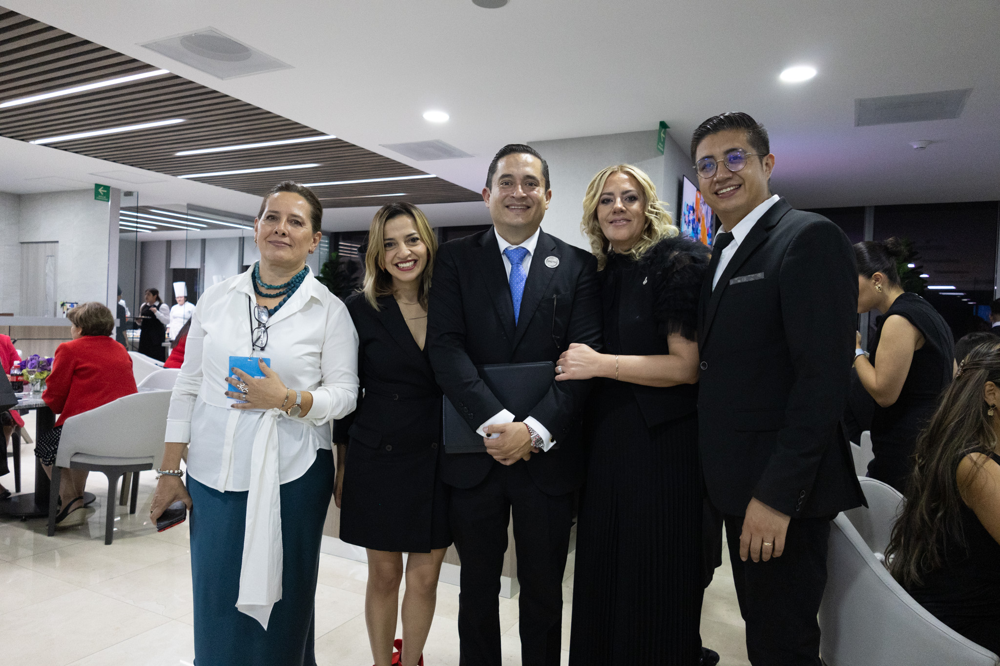 roberto mares rector nacional ipeth y luly montano rectora ieu