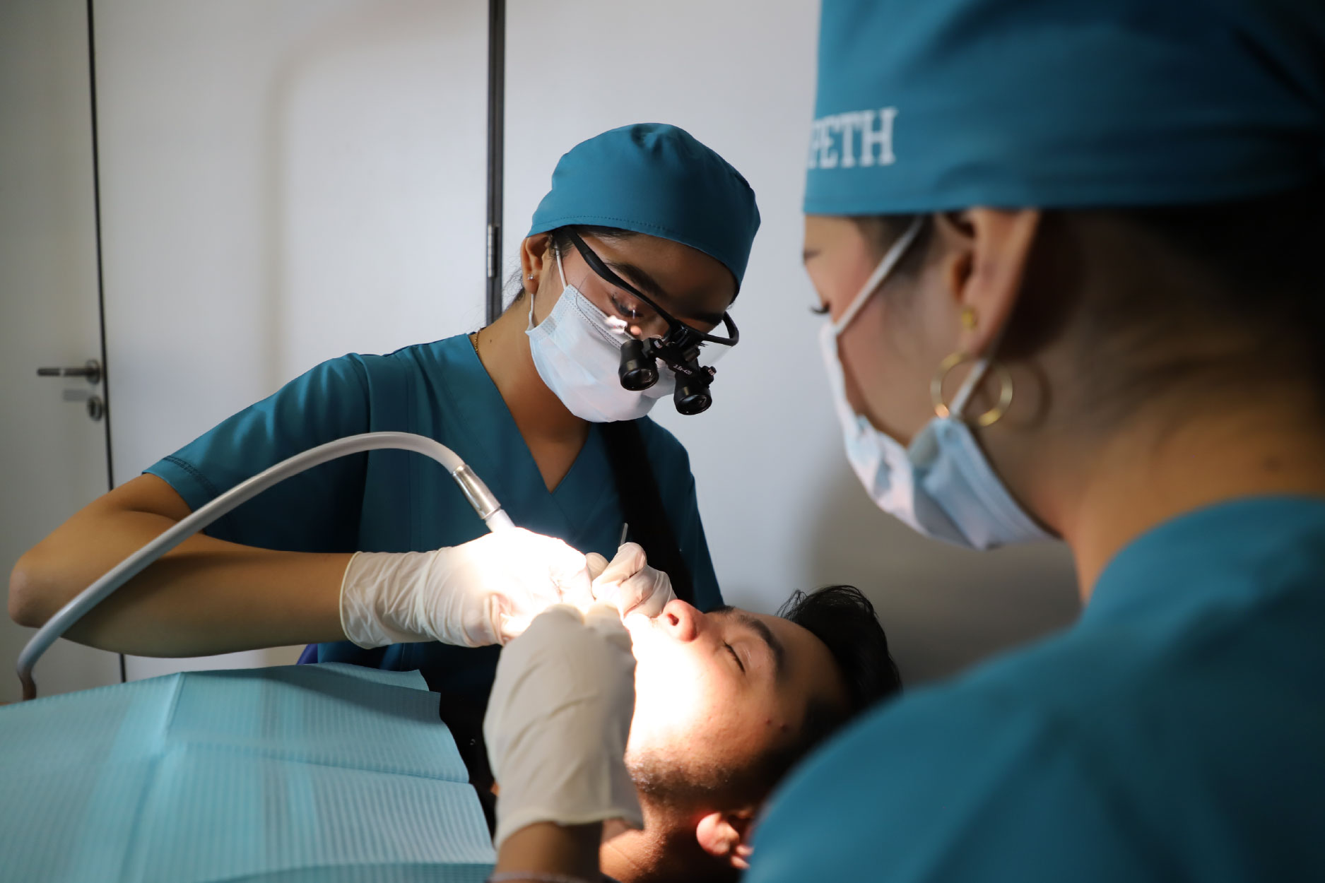 alumnas en practicas ipeth universidades donde estudiar odontologia