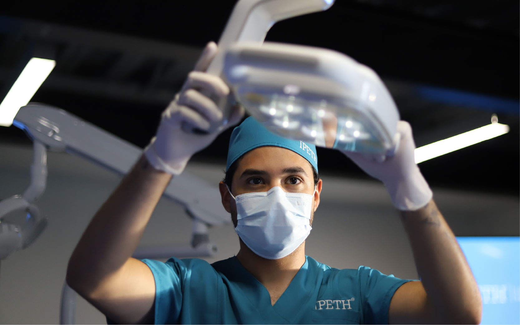 alumno ipeth practicas en laboratorio donde puedo estudiar odontologia
