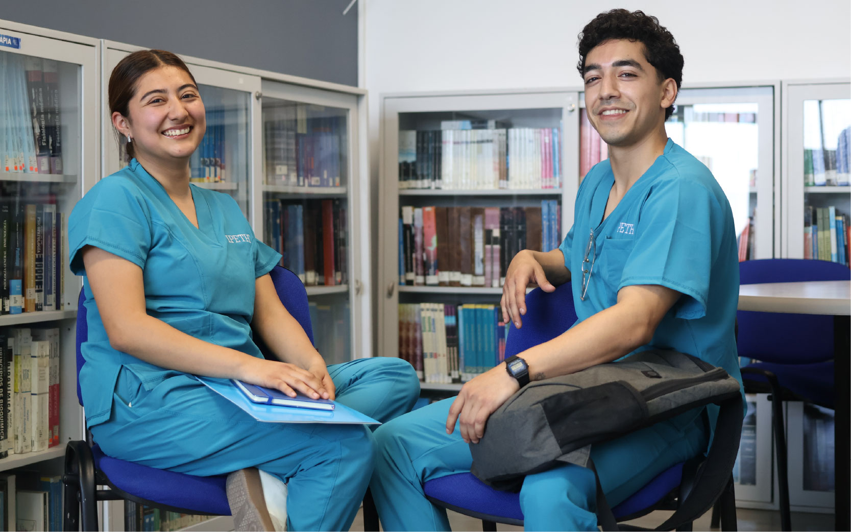 universitarios ipeth con uniforme de dentista donde puedo estudiar odontologia