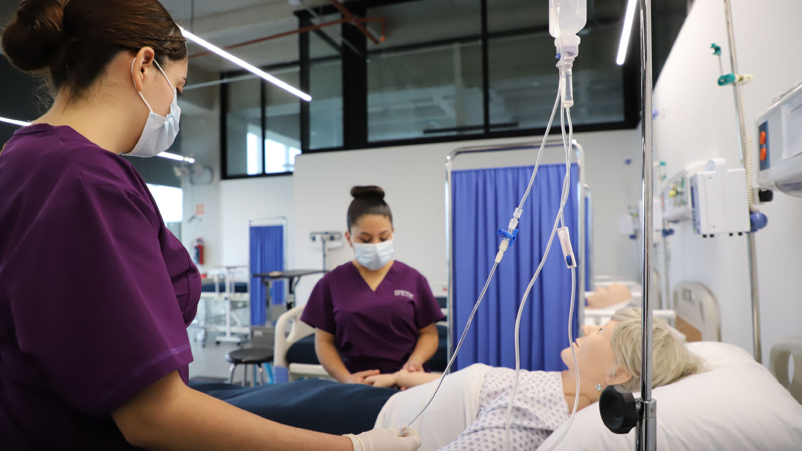 dia de la enfermera alumnas ipeth la universidad especializada en salud hospital simulado