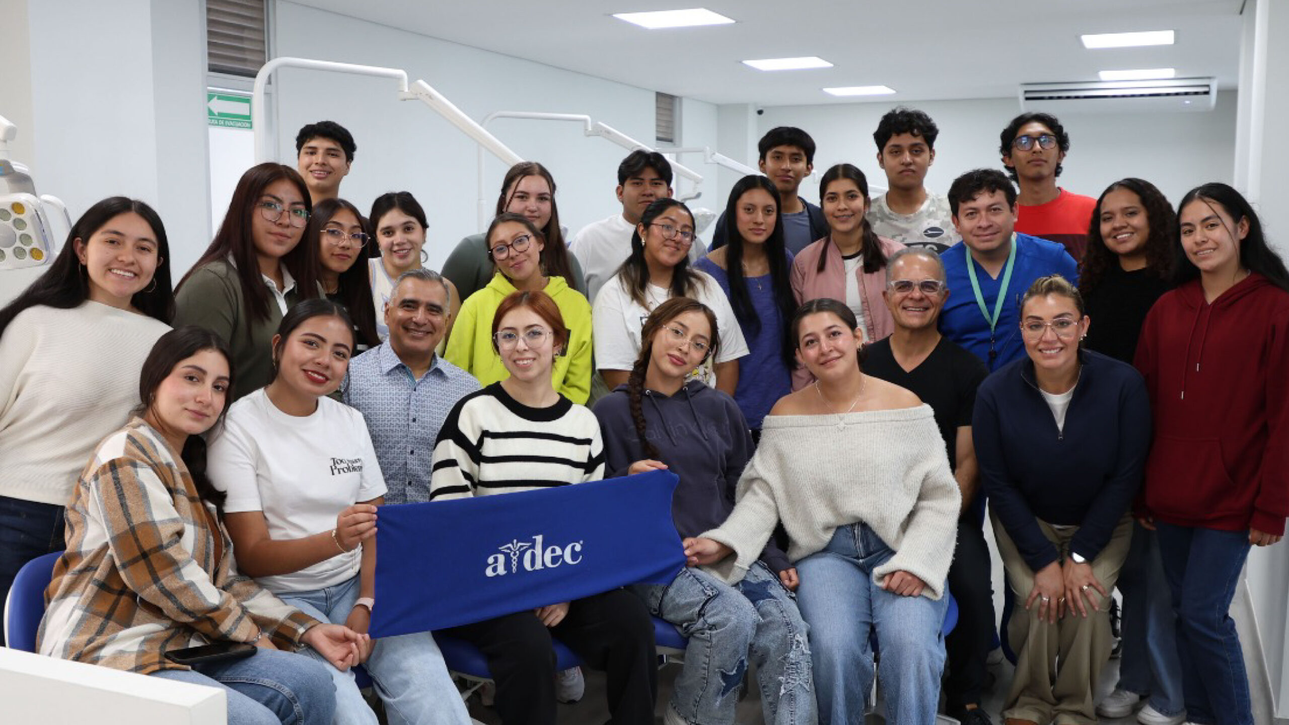 recorrido jovenes y padres campus ipeth la universidad especializada en salud como saber que quiero estudiar